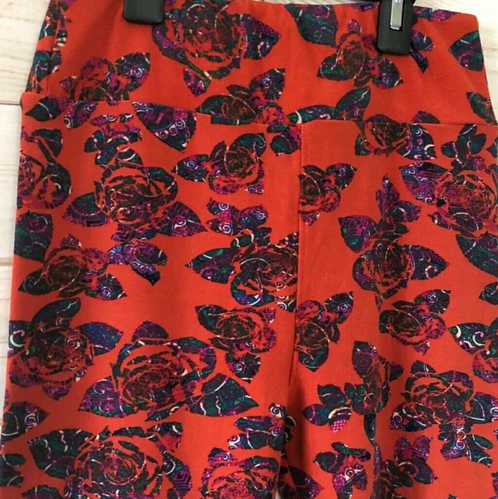 Lularoe leggings Tomato Red Mosaic Flower One size